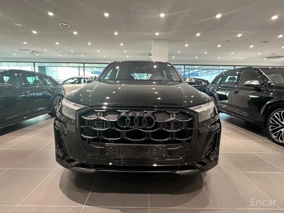 Audi SQ7 2023 4.0 TFSI Quattro