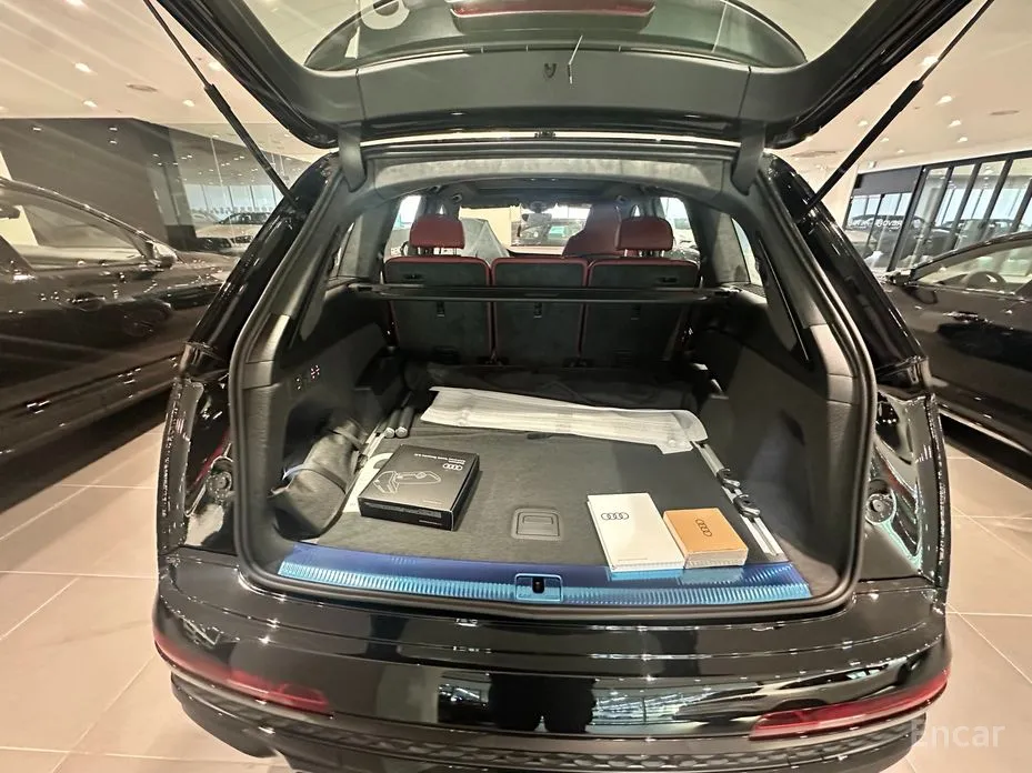Audi SQ7 2023 4.0 TFSI Quattro