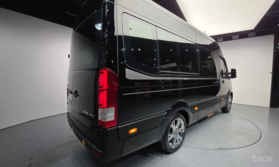 Hyundai Solati 2015 15-seater