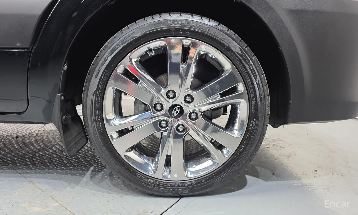 Hyundai Solati 2015 15-seater