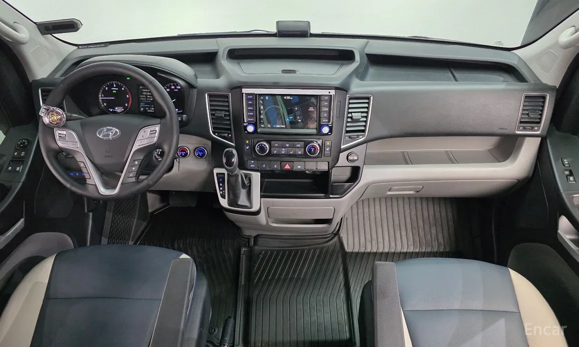 Hyundai Solati 2015 15-seater