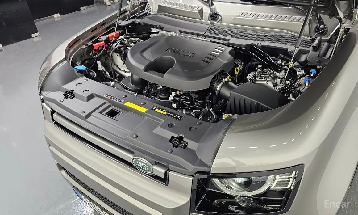 Land Rover Defender 2020 90 D250 X-Dynamic SE