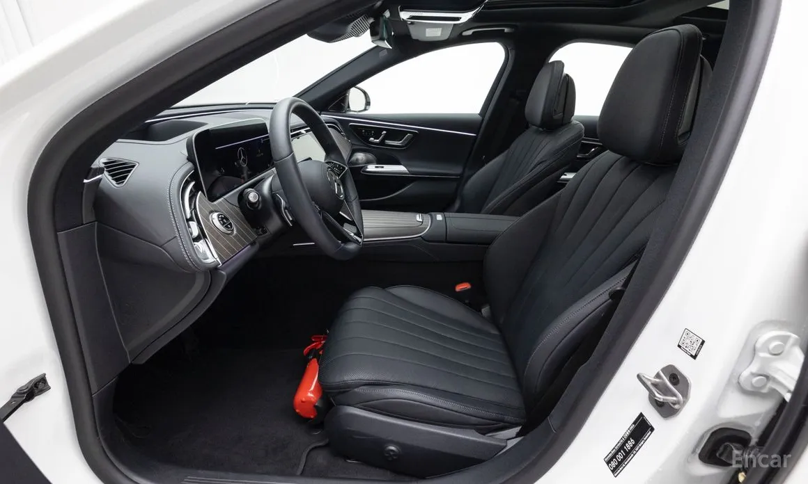Mercedes-Benz E-Class 2024 E300 4MATIC Exclusive