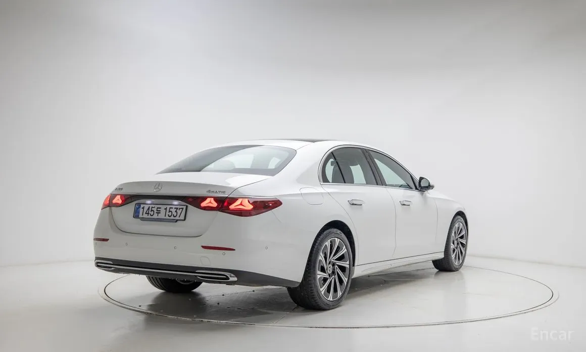 Mercedes-Benz E-Class 2024 E300 4MATIC Exclusive
