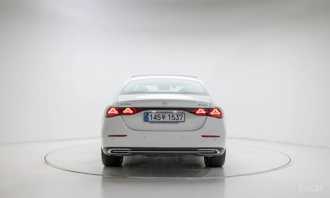 Mercedes-Benz E-Class 2024 E300 4MATIC Exclusive