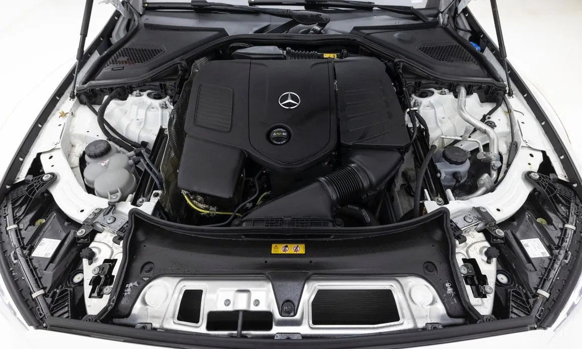 Mercedes-Benz E-Class 2024 E300 4MATIC Exclusive