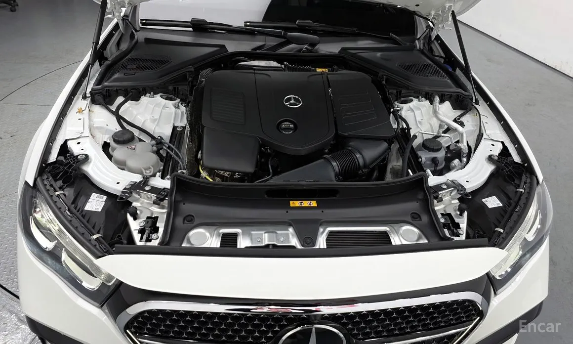 Mercedes-Benz E-Class 2024 E200 Avantgarde Limited