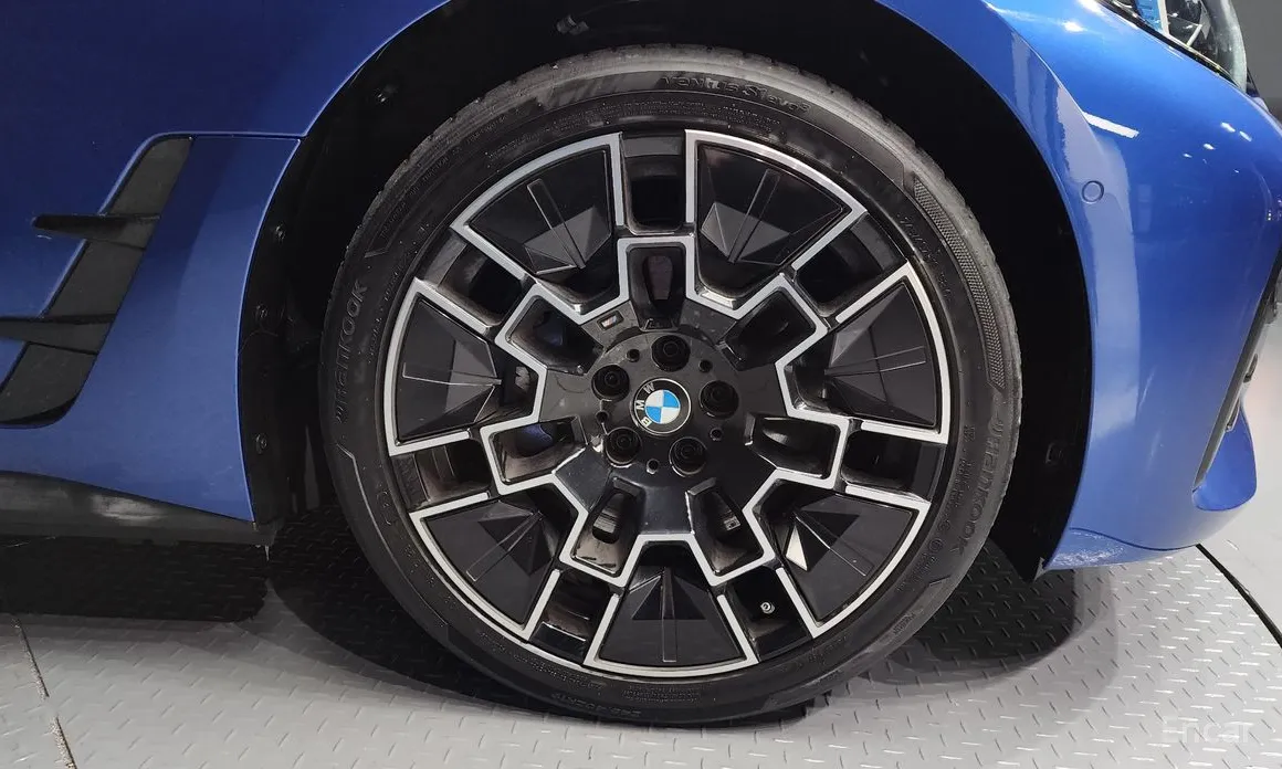 BMW i4 2021 eDrive40 M Sports