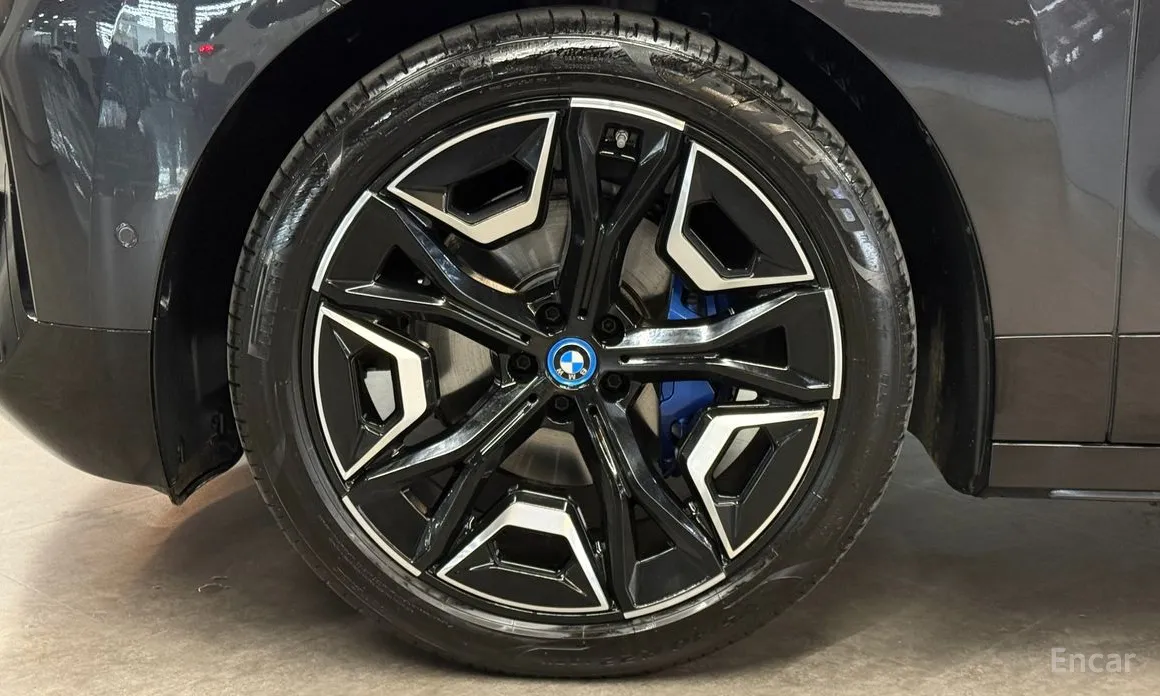 BMW iX 2021 xDrive50 Sports Plus