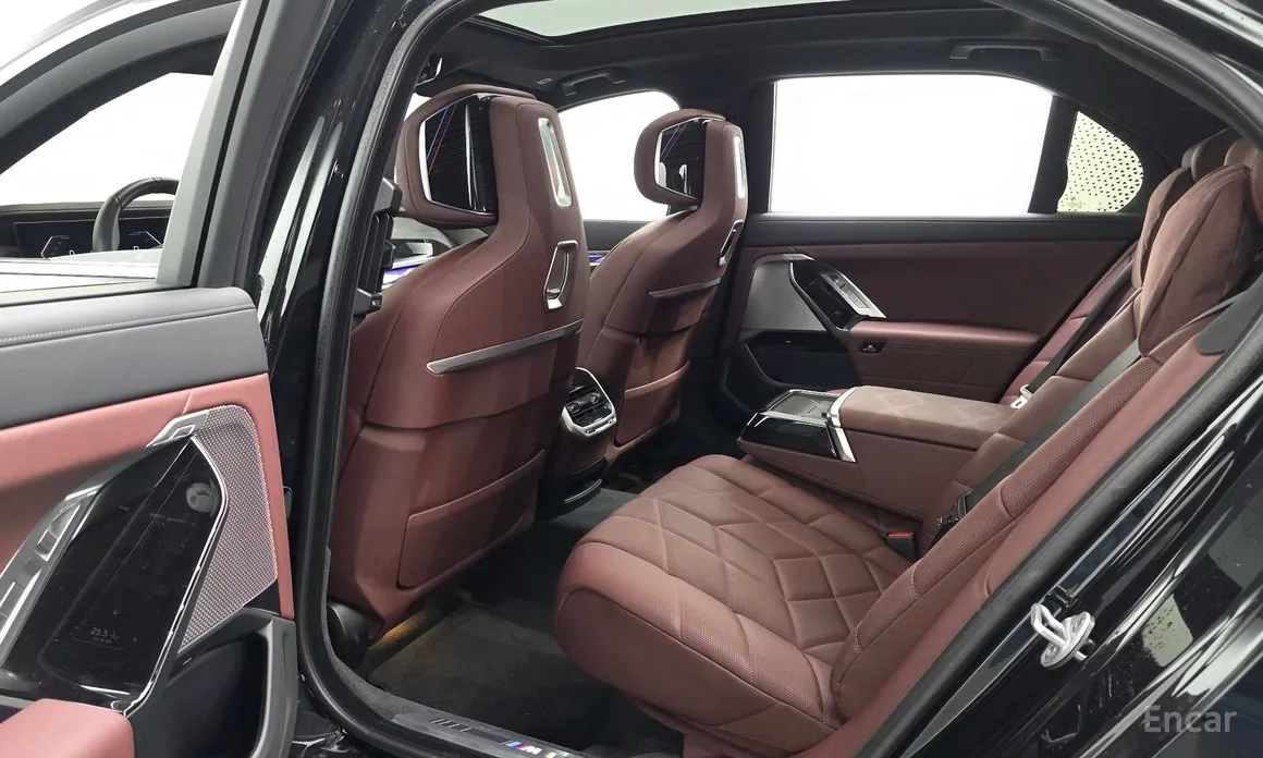 BMW 7 Series 2022 740d xDrive M Sport