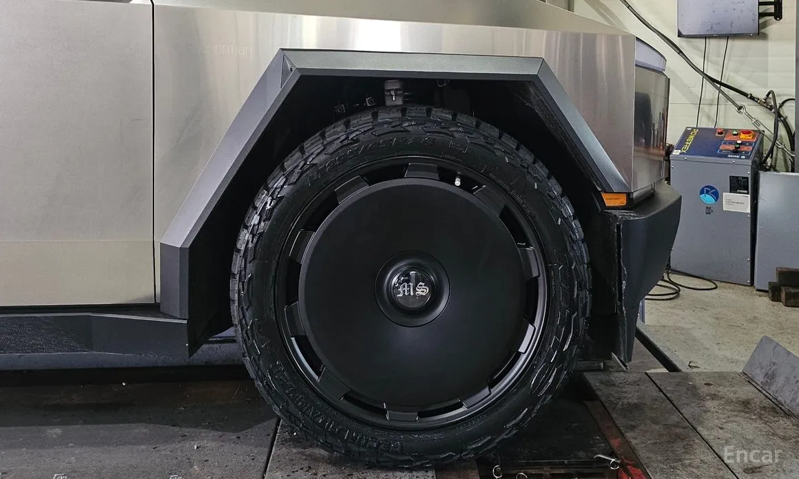 Tesla Cybertruck 2023 AWD