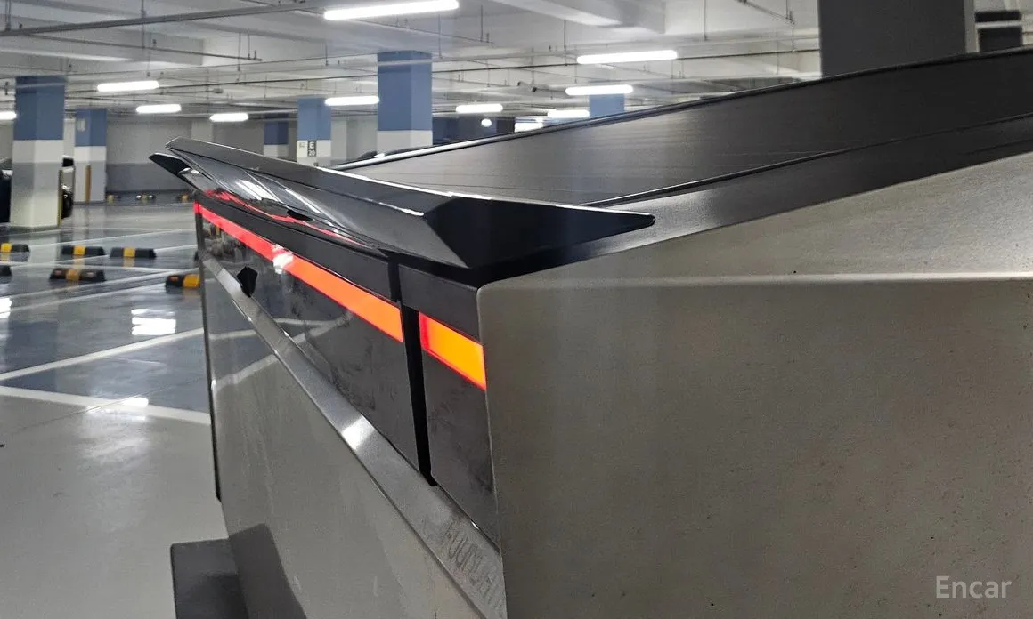 Tesla Cybertruck 2023 AWD