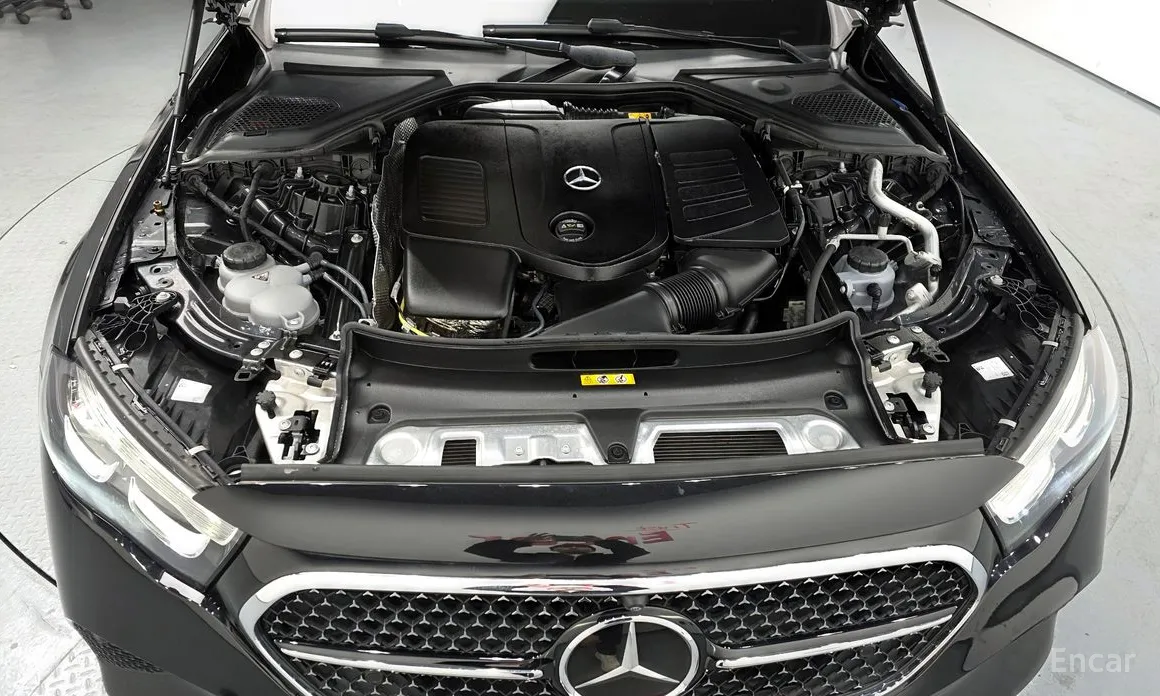 Mercedes-Benz E-Class 2024 E200 Avantgarde
