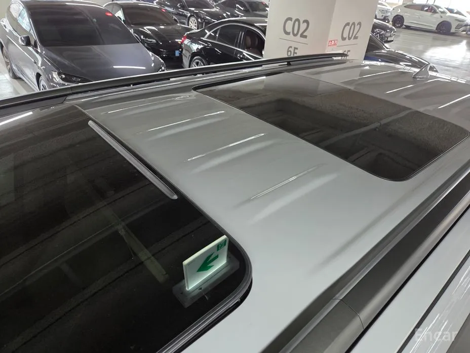 Kia Carnival 2023 HEV 9seater Gravity