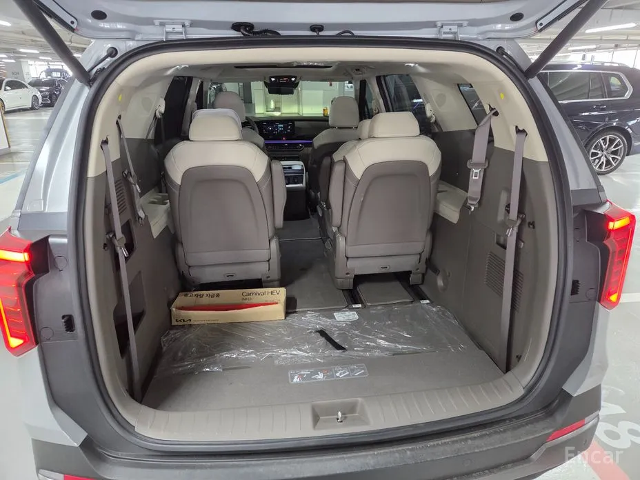 Kia Carnival 2023 HEV 9seater Gravity