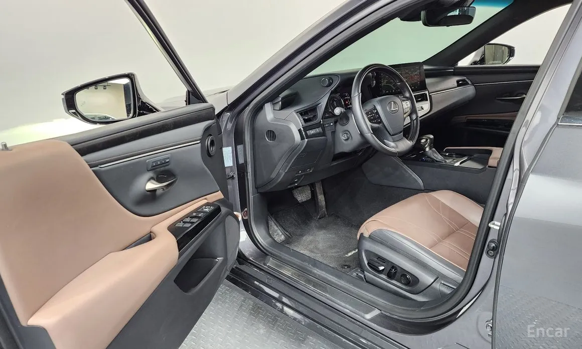 Lexus ES 2018 Luxury Plus