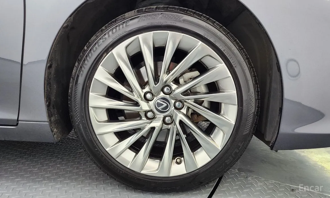 Lexus ES 2018 Luxury Plus