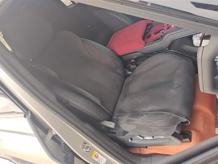 BYD FangChengBao Leopard 8 2025 2025款 智勇旗舰版 7座