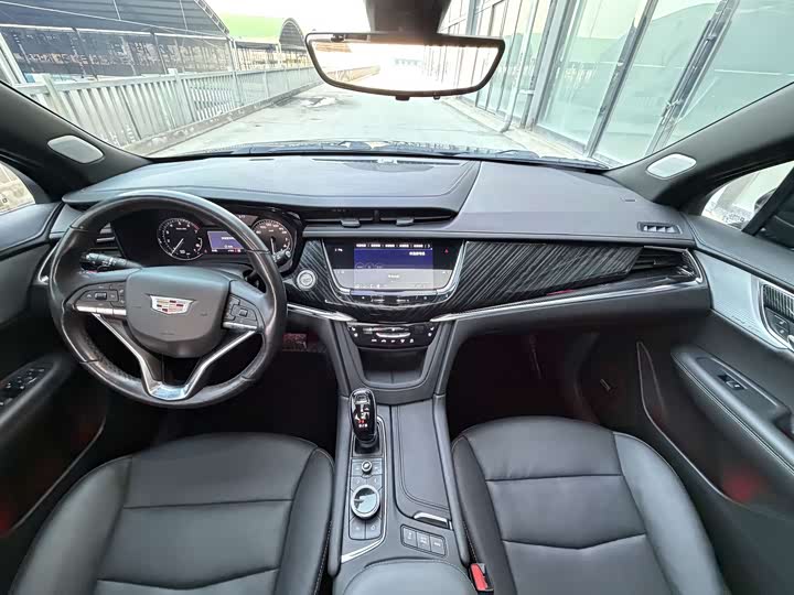 Cadillac XT6 2022 2022款 2.0T 六座四驱豪华型