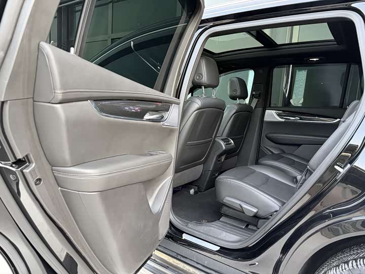 Cadillac XT6 2022 2022款 2.0T 六座四驱豪华型