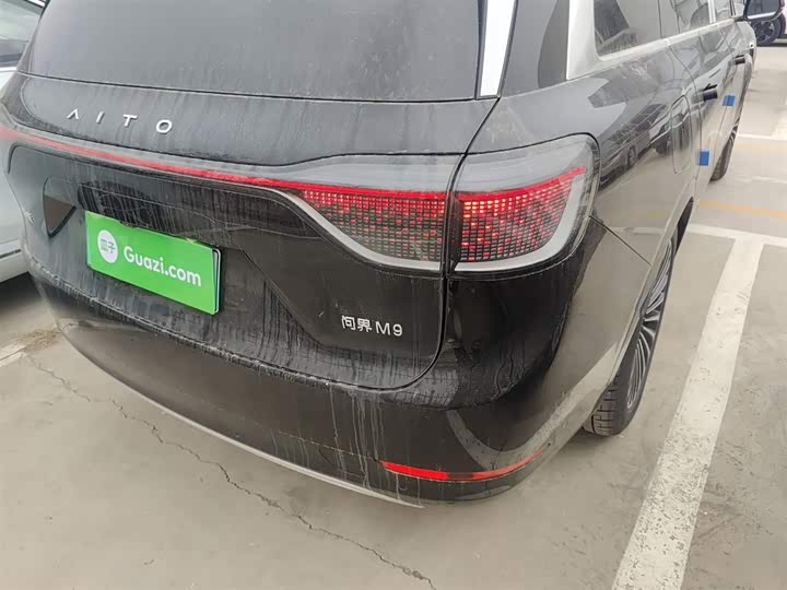 Aito M9 2025 2025款 增程 Ultra版 52kWh 5座版