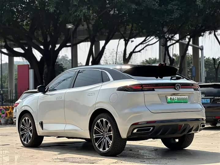 Changan UNI-K Hybrid 2022 2022款 蓝鲸iDD 130km 1.5T 尊贵型