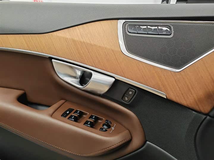 Volvo XC90 2024 2024款 B5 智行豪华版 5座