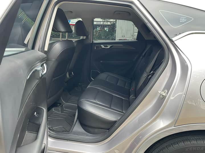 Geely Geometry C 2022 2022款 蓝莓C400