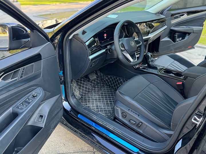 Volkswagen Passat 2025 2025款 Pro 380TSI 星空龙尊版