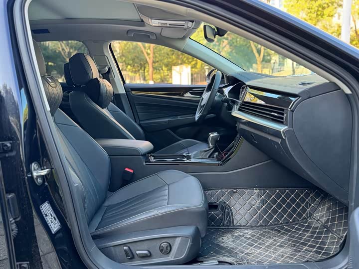Volkswagen Passat 2025 2025款 Pro 380TSI 星空龙尊版