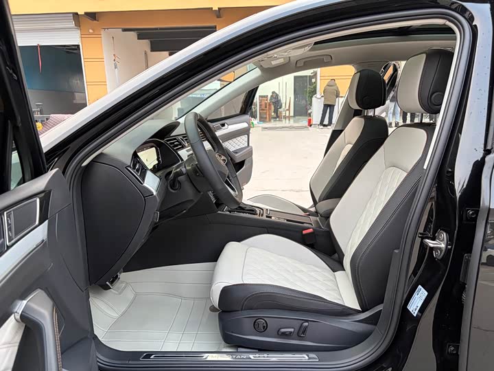 Volkswagen Magotan 2025 2025款 众享款 330TSI DSG豪华型