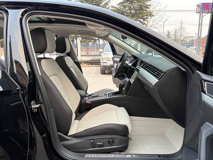Volkswagen Magotan 2025 2025款 众享款 330TSI DSG豪华型