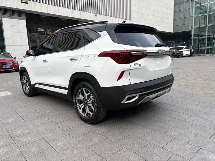 Kia KX3 2021 2021款 1.5L CVT全能版