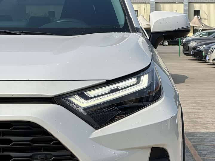 Toyota RAV4 2024 2024款 双擎 2.5L E-CVT两驱精英Plus版