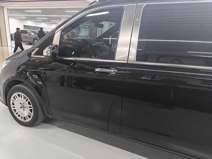 Mercedes-Benz Vito 2024 2024款 2.0T 商务版 7座
