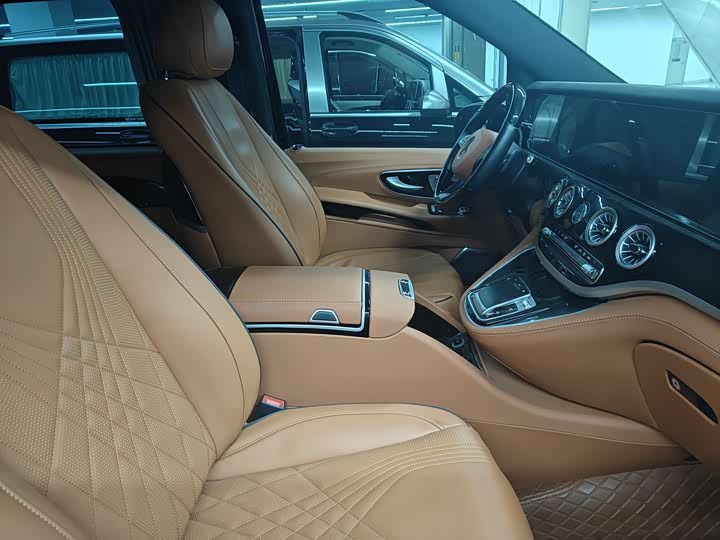 Mercedes-Benz Vito 2024 2024款 2.0T 商务版 7座