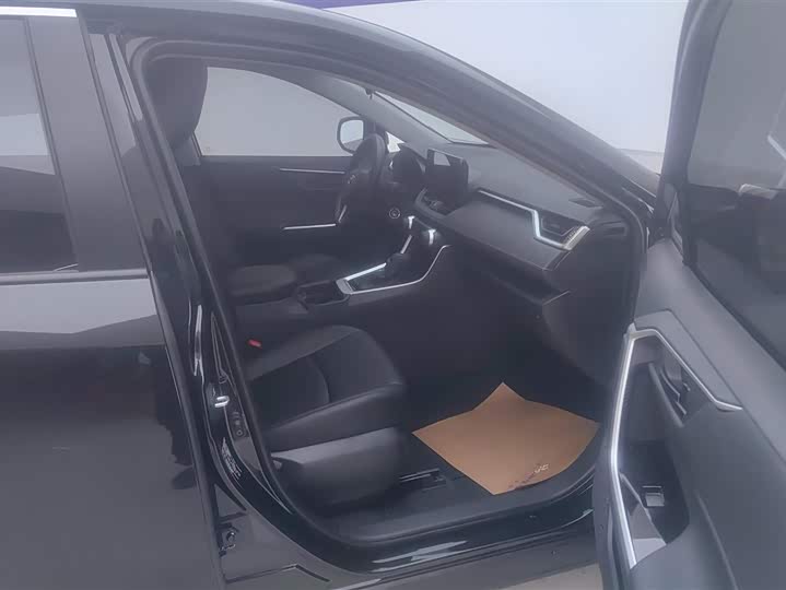 Toyota RAV4 2024 2024款 2.0L CVT两驱都市版