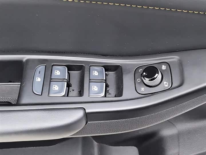 Bestune B70 2025 2025款 龙耀版 1.5T 欢享型