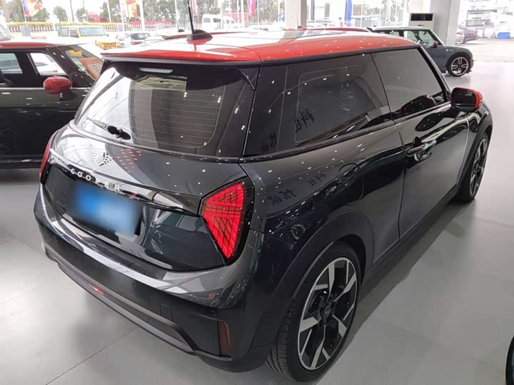 Mini Mini 2025 2025款 2.0T COOPER S 艺术家