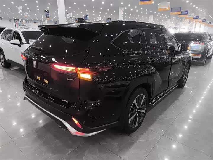Toyota Crown Kluger 2024 2024款 2.5L HEV四驱豪华版