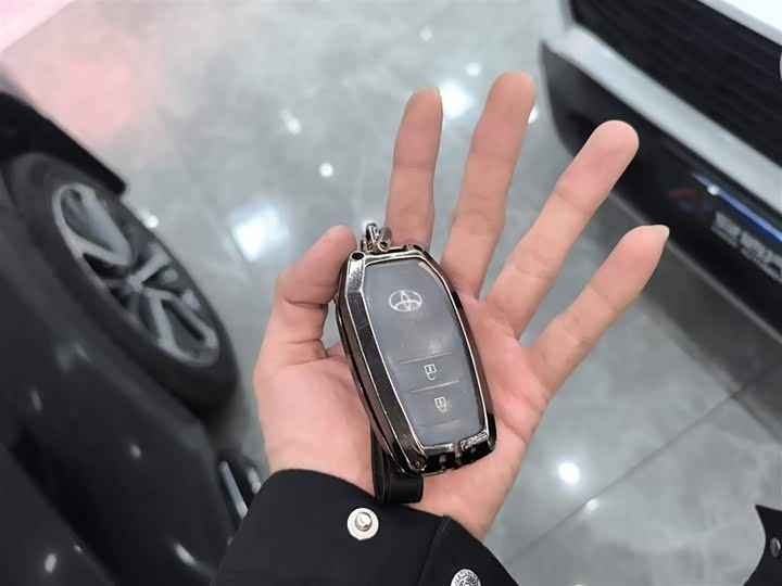 Toyota Crown Kluger 2024 2024款 2.5L HEV四驱豪华版