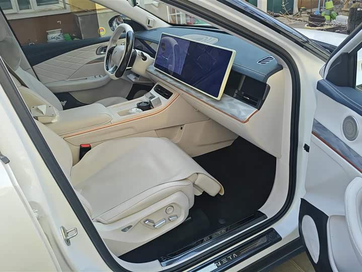 Hozon L 2024 2024款 纯电 510 闪充红衣版