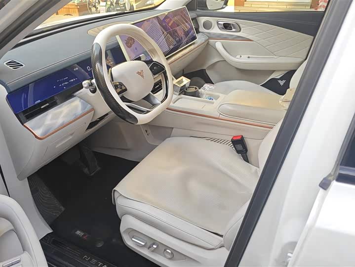 Hozon L 2024 2024款 纯电 510 闪充红衣版