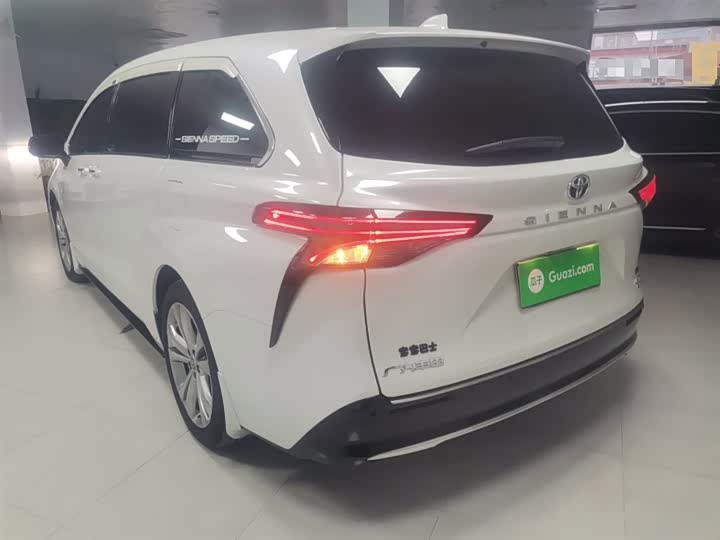 Toyota Sienna 2024 2024款 2.5L混动 尊贵版
