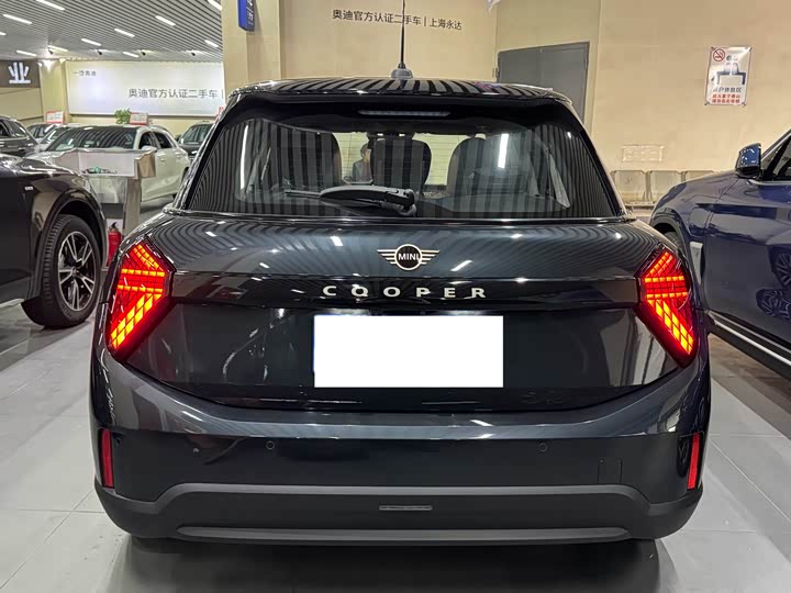 Mini Mini 2025 2025款 1.5T COOPER 经典派 五门版