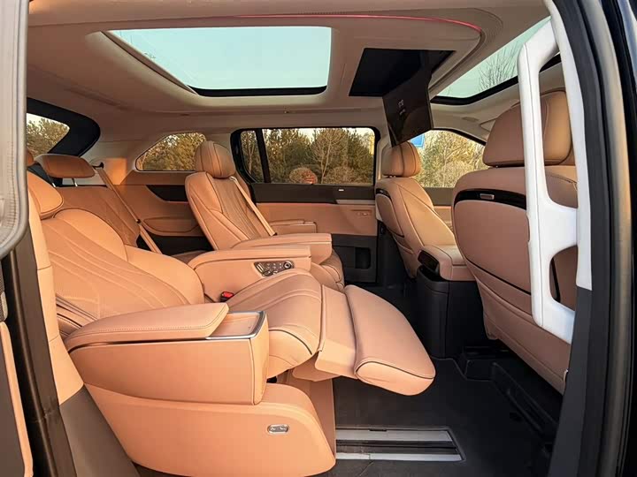 XPeng X9 2025 2025款 纯电 740超长续航 Max