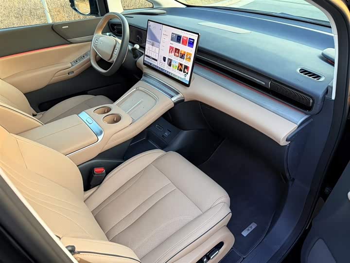 XPeng X9 2025 2025款 纯电 740超长续航 Max