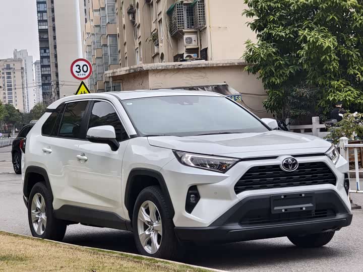 Toyota RAV4 2024 2024款 2.0L CVT两驱都市版