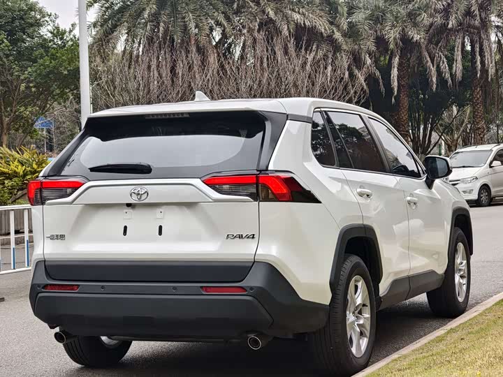 Toyota RAV4 2024 2024款 2.0L CVT两驱都市版
