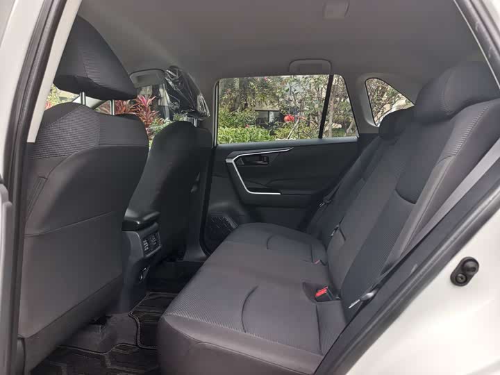 Toyota RAV4 2024 2024款 2.0L CVT两驱都市版